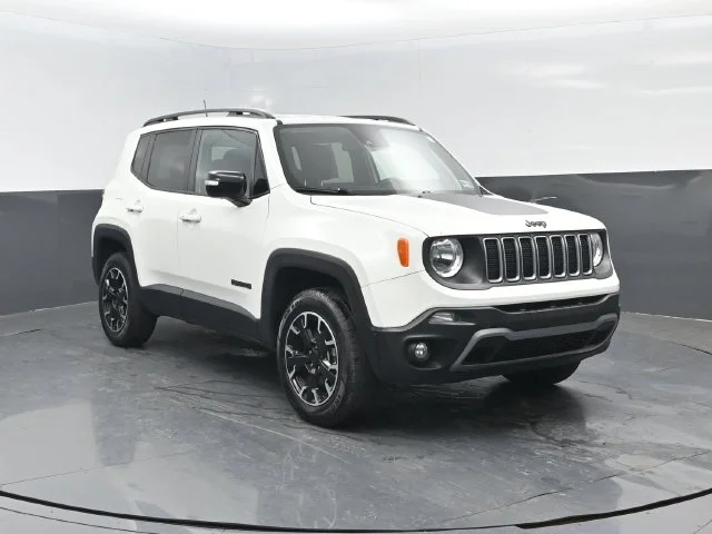 Certified Used 2023 Alpine White Clearcoat Jeep Latitude image 21