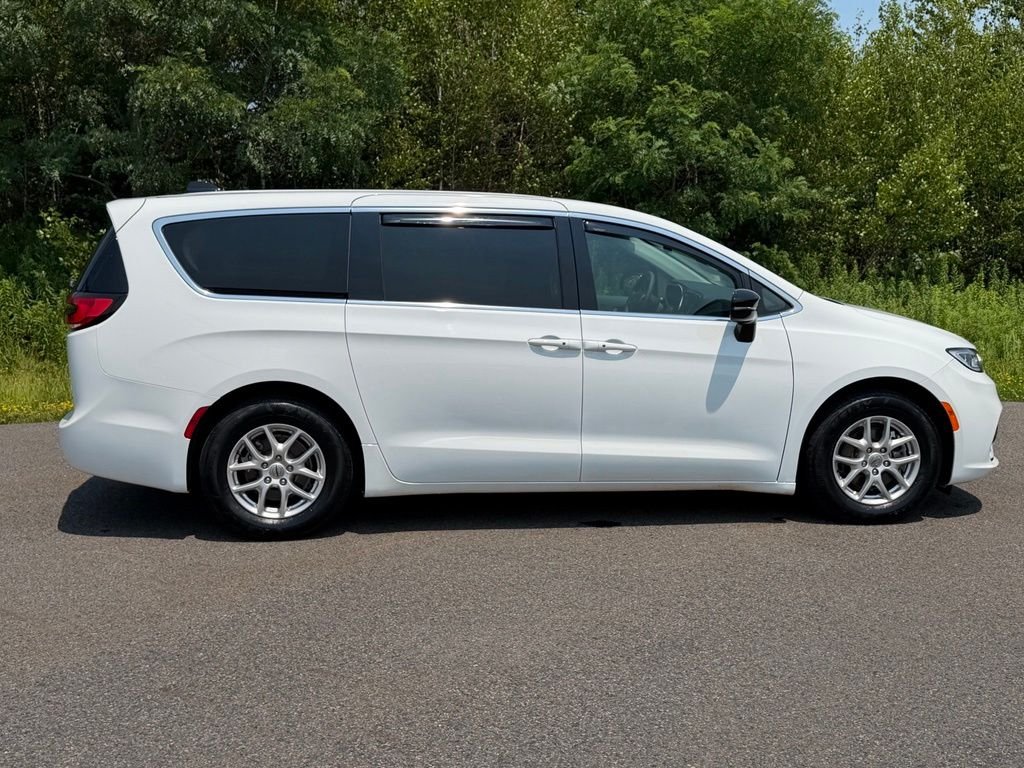 Certified Used 2024 Bright White Clearcoat Chrysler Touring L image 28