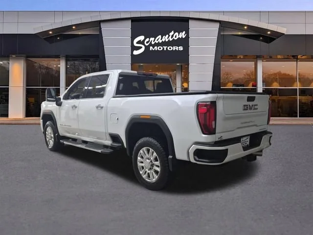 Used 2022 White Frost Tricoat GMC Denali image 3