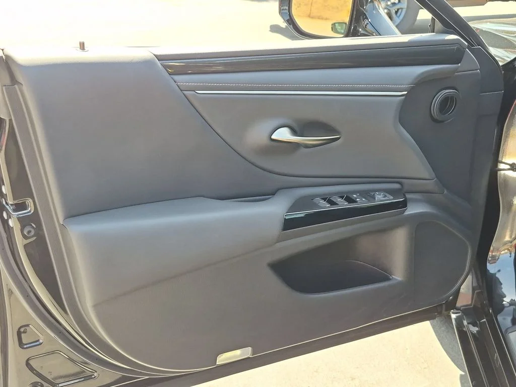 Used 2024 Black Lexus 350 image 13