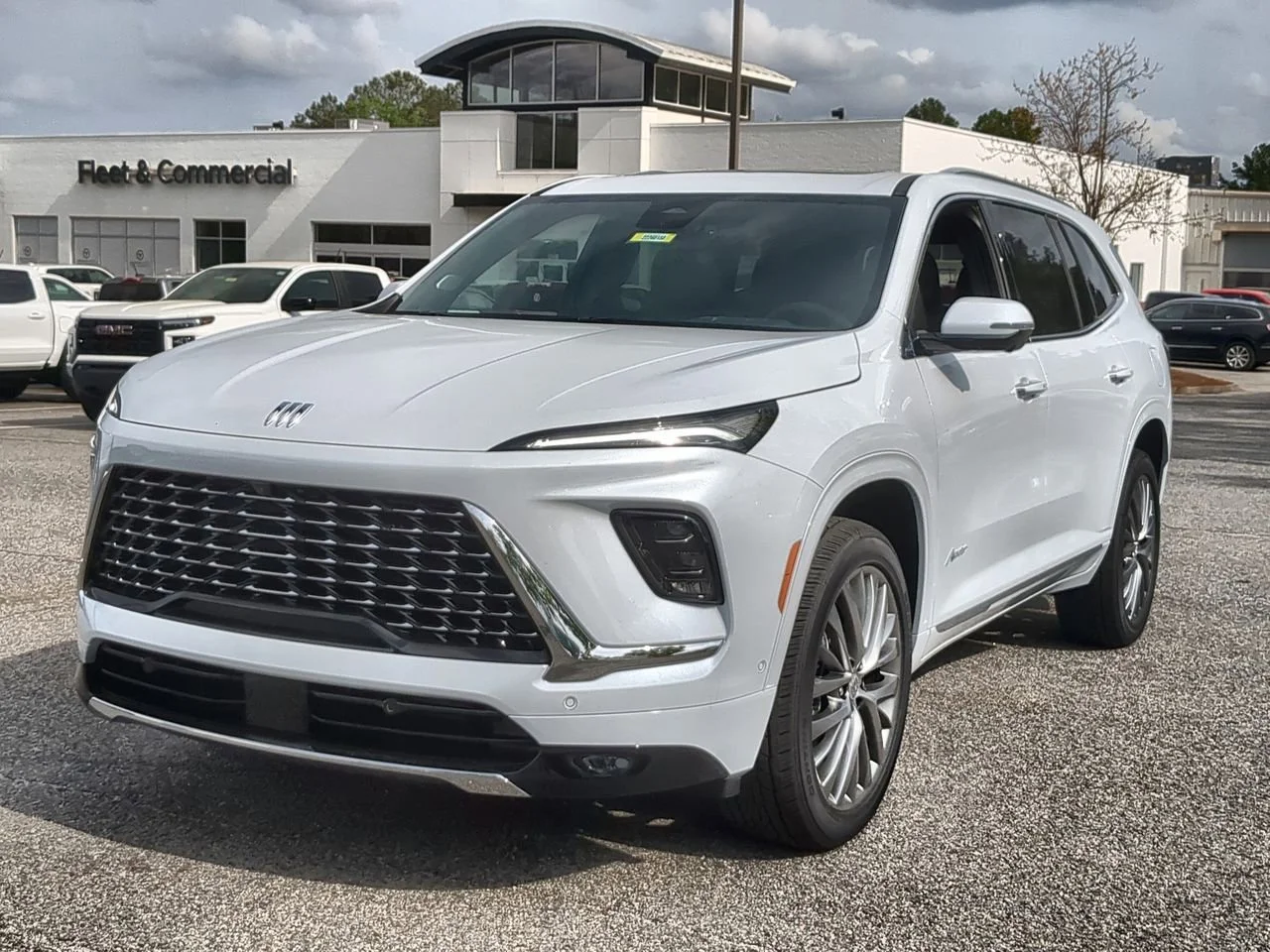 New 2026 Iridescent White Tricoat Buick Avenir image 4