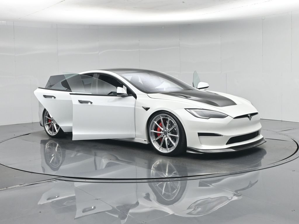 Used 2022 White Tesla Plaid image 31