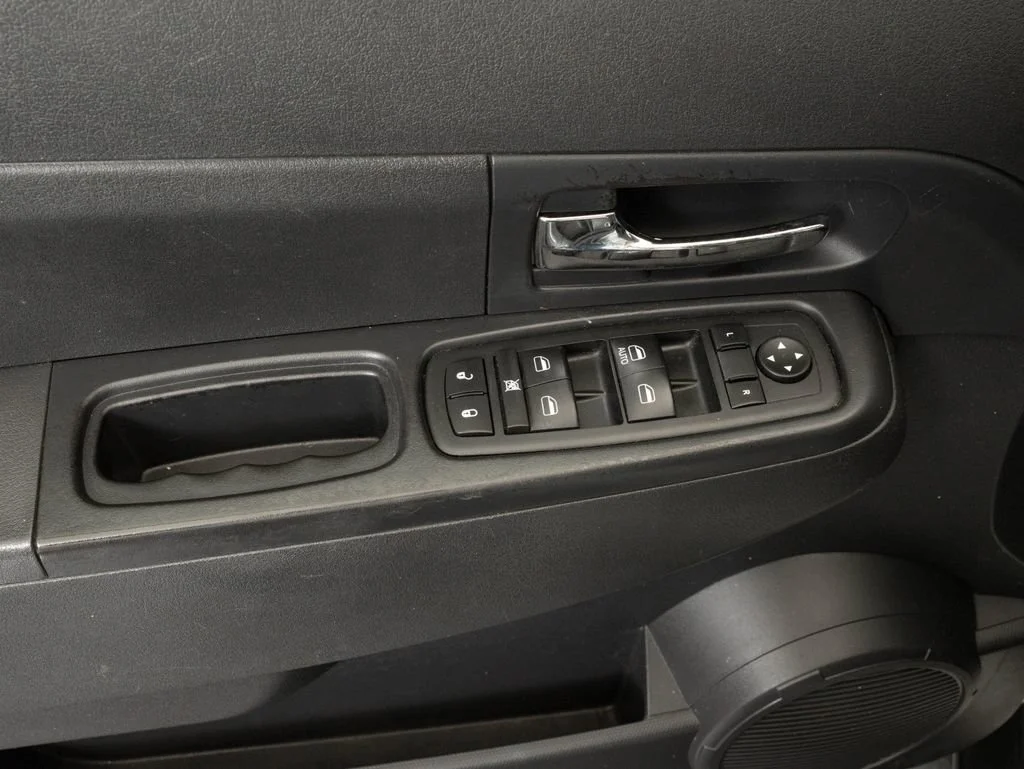Used 2012 Bright White Clearcoat Jeep Sport image 23