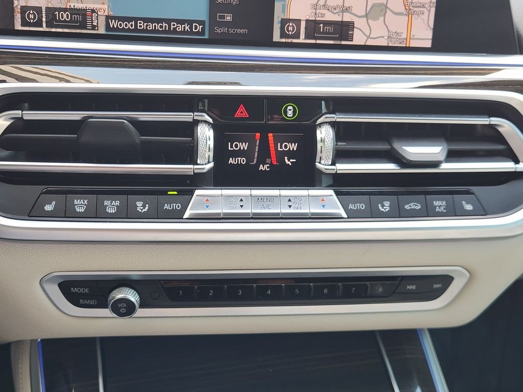 Used 2019 White Metallic BMW xDrive40i image 18