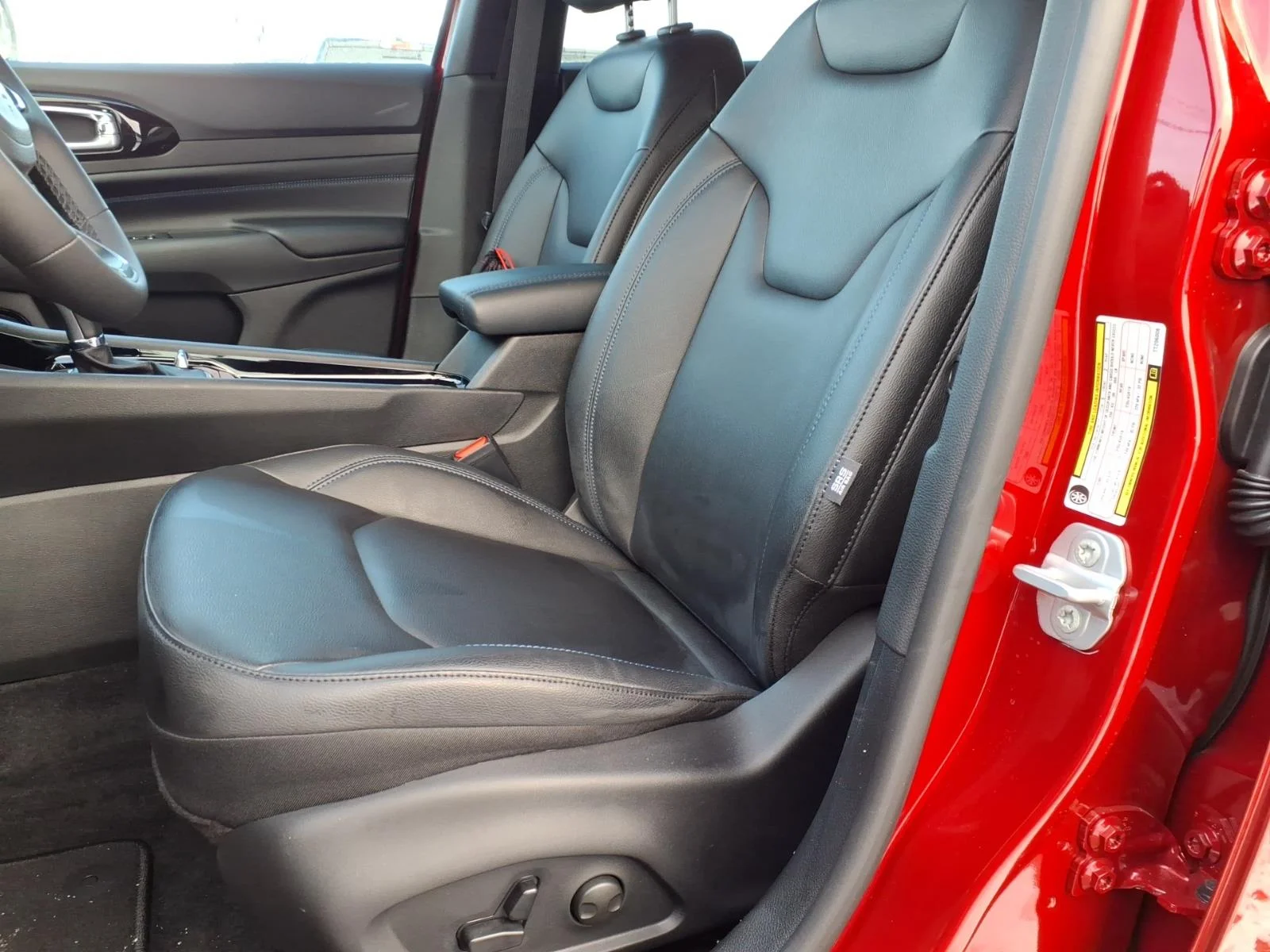 New 2026 Red Hot Pearlcoat Jeep Limited image 4