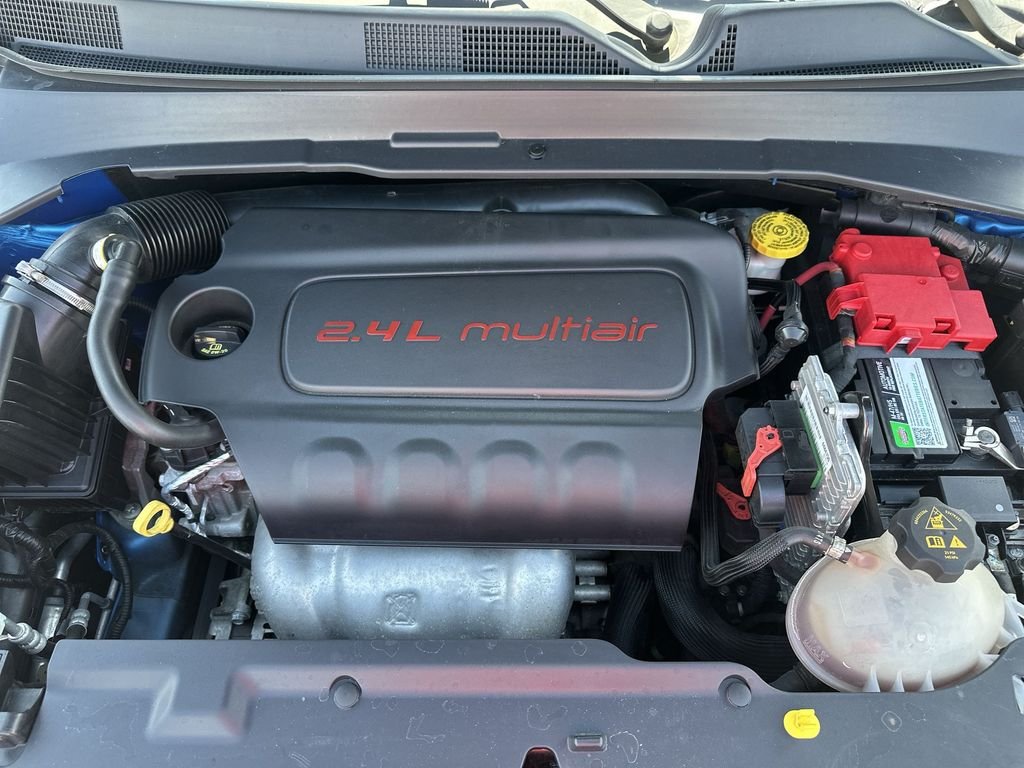 Used 2021  Jeep Altitude image 34