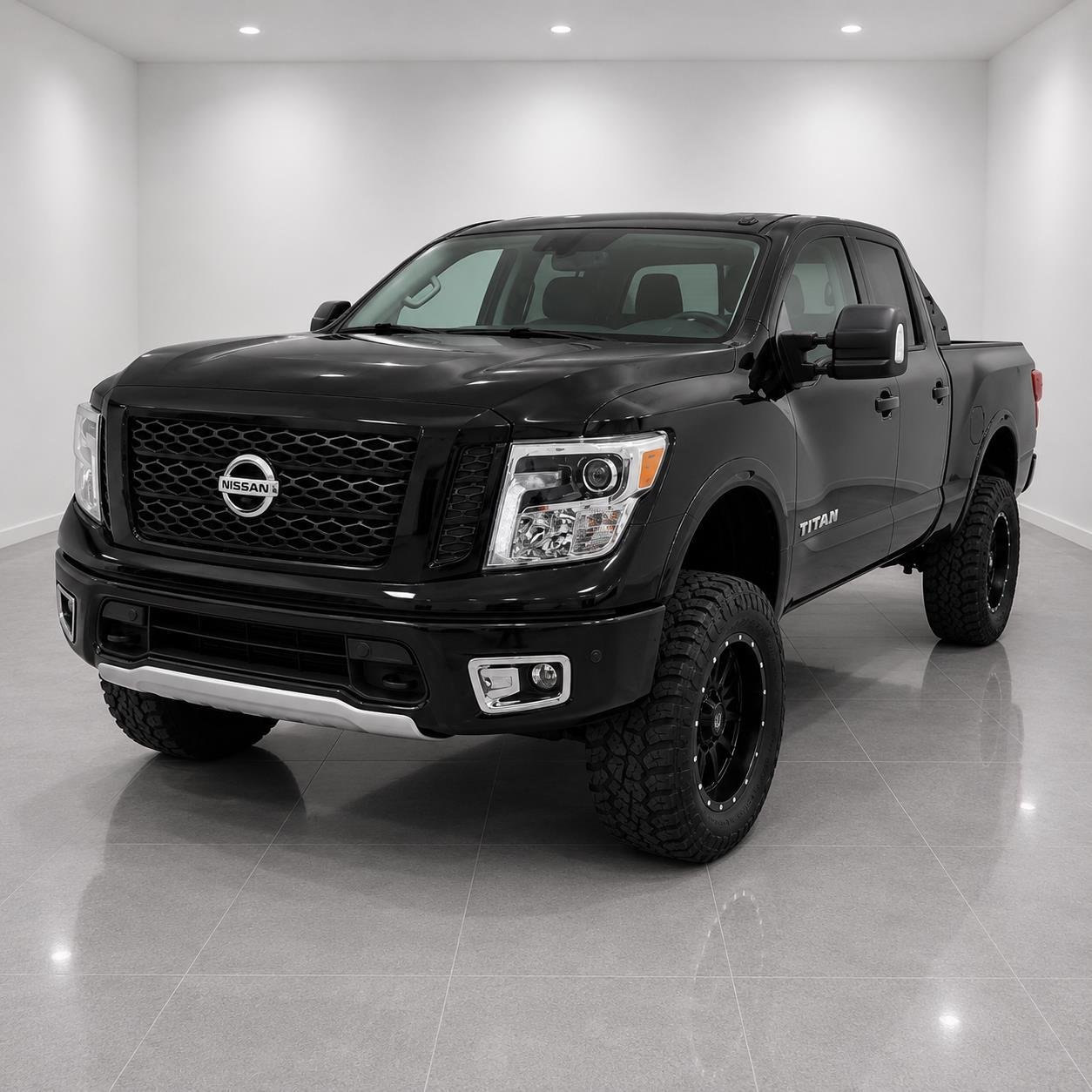 2019 Nissan Titan PRO-4X 4X4 Crew Cab's photo