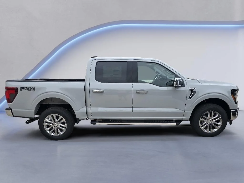 New 2026 Avalanche Ford XLT image 4