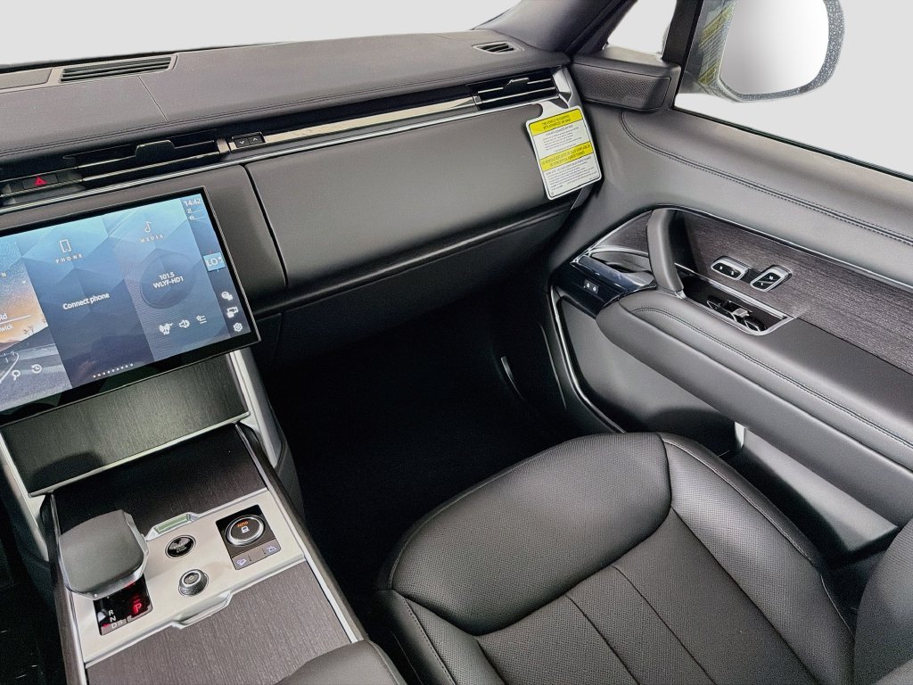 New 2027 Santorini Black Land Rover SE image 25
