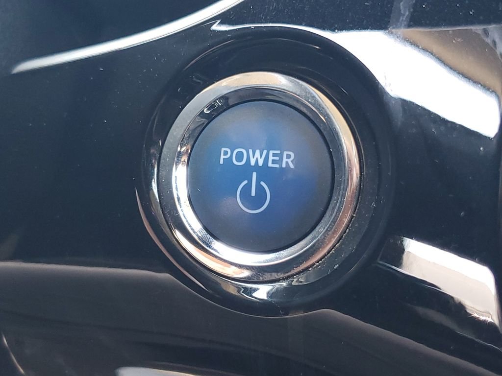 Used 2017 Classic Silver Metallic Toyota Plus image 32