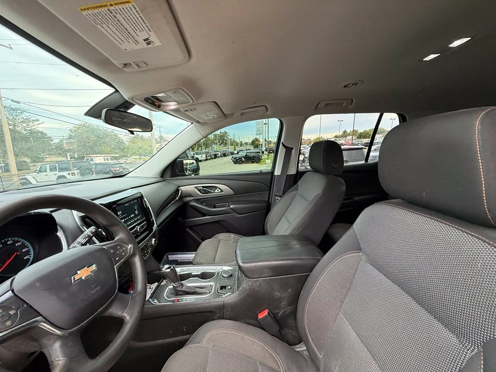 Used 2018 Silver Chevrolet LS image 12