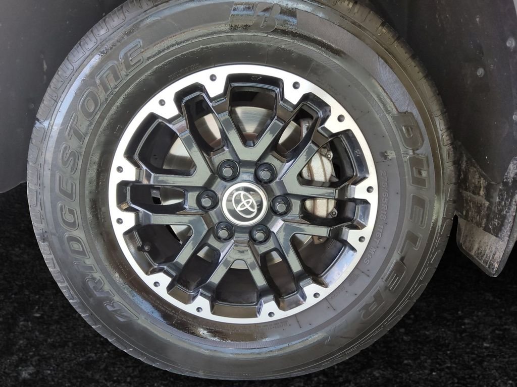 Used 2022 Green Toyota SR5 image 27
