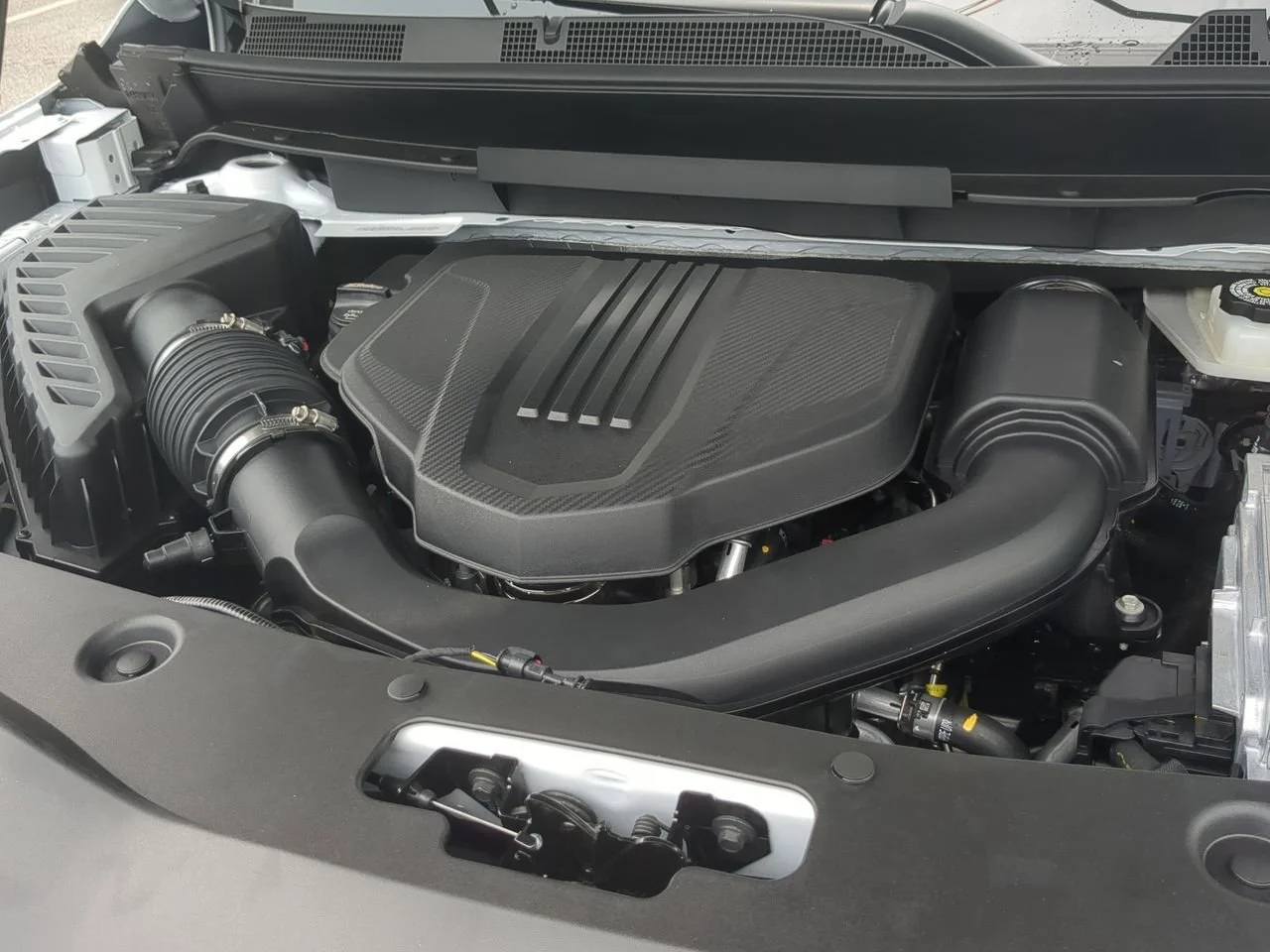 New 2026 Summit White Buick Sport Touring image 31