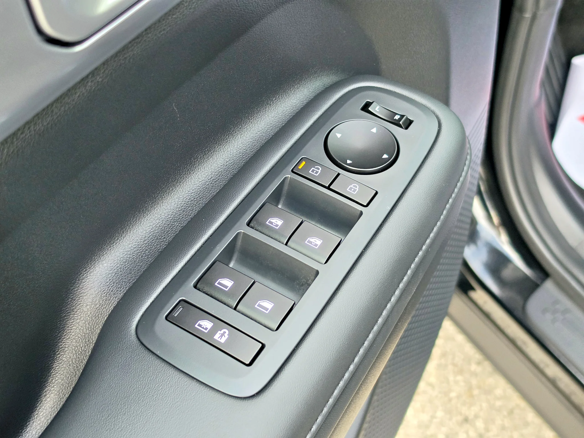 New 2027 Phantom Black Hyundai SEL image 20