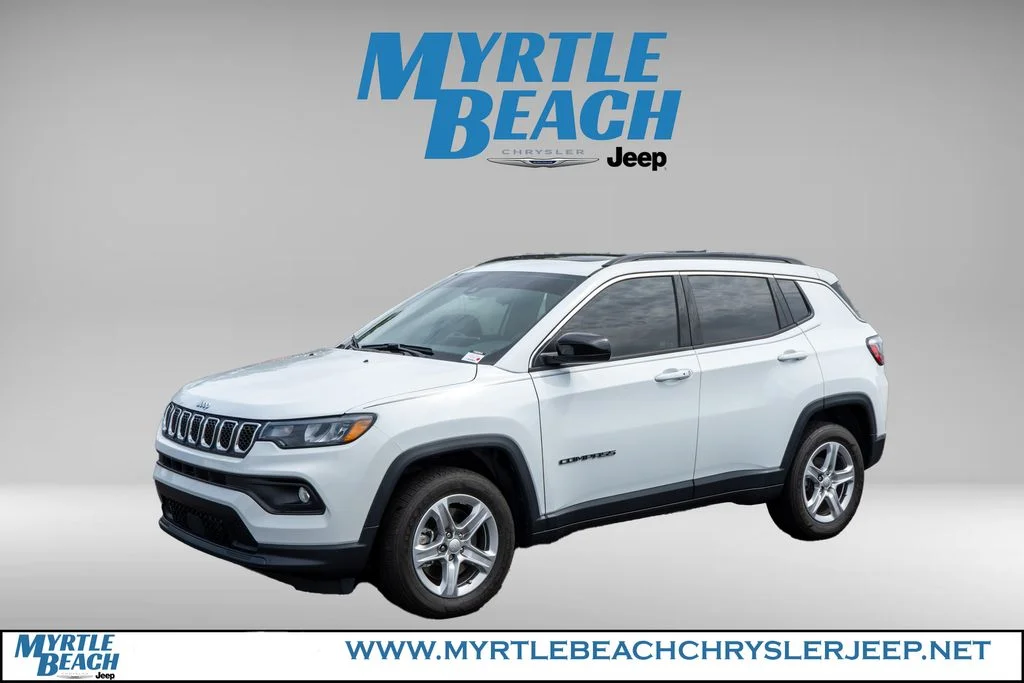 Certified Used 2023 Bright White Clearcoat Jeep Latitude image 2