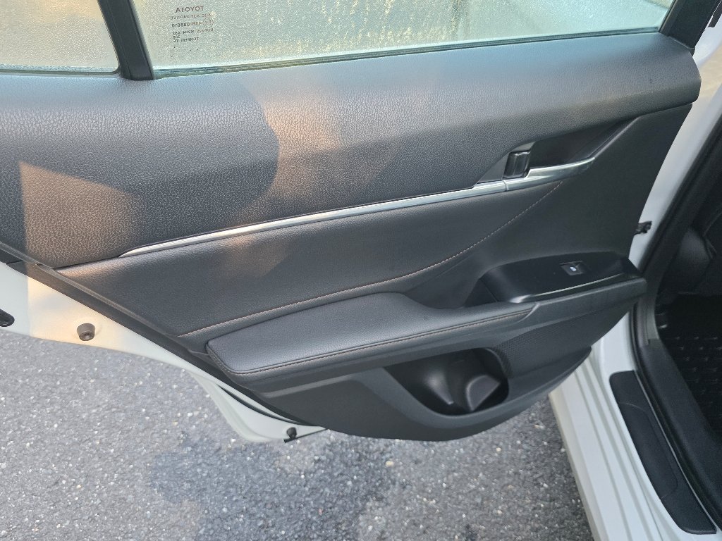 2018 Toyota Camry XLE - Photo 28