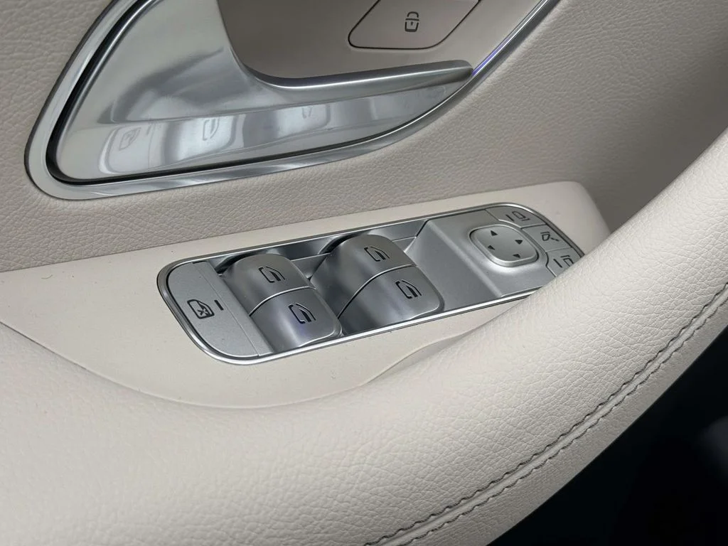 New 2026 White Mercedes-Benz GLS 450 image 18