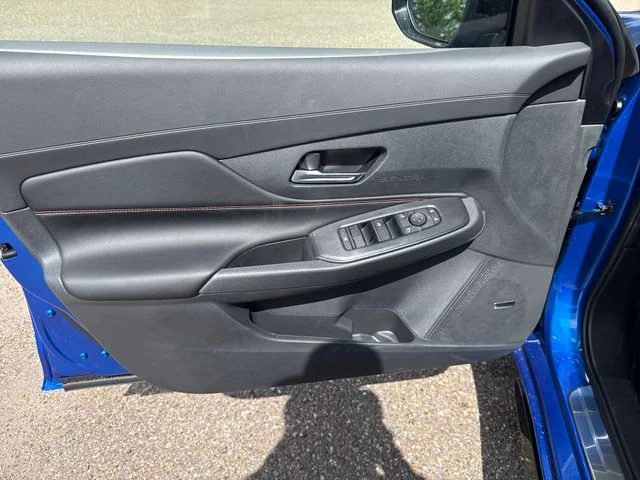 New 2026 Bluestone Pearl / Super Black Two-tone Nissan SR image 10