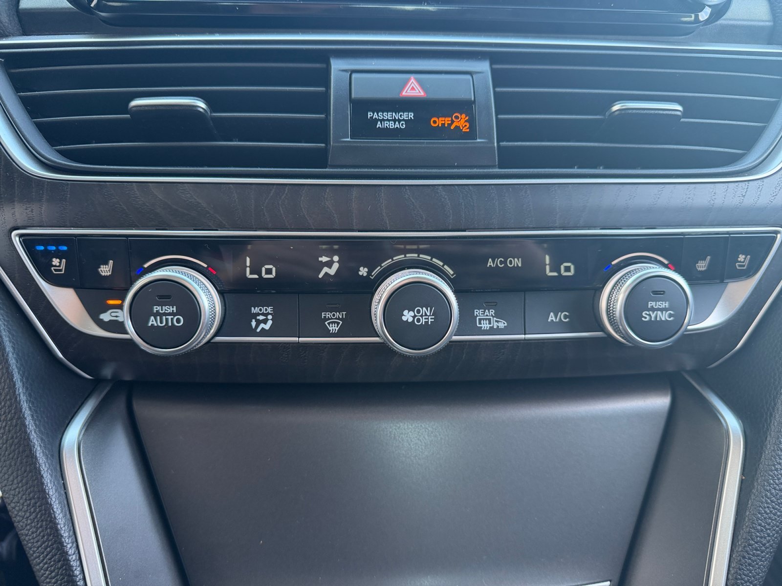 2022 Honda Accord Hybrid Touring - Photo 22
