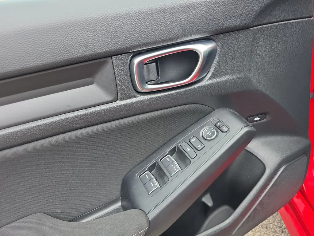 Certified Used 2025 Rallye Red Honda 4D SPORT image 20