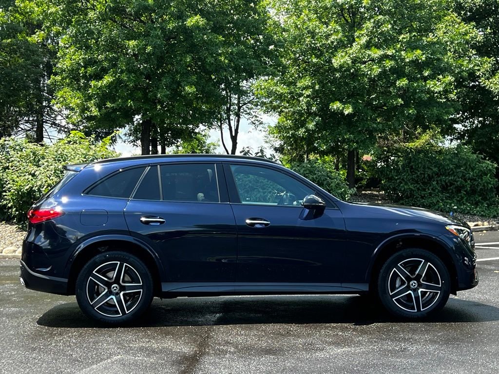 Used 2023 Blue Mercedes-Benz GLC 300 image 4
