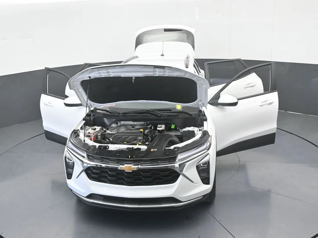Used 2025 Summit White Chevrolet LT image 72