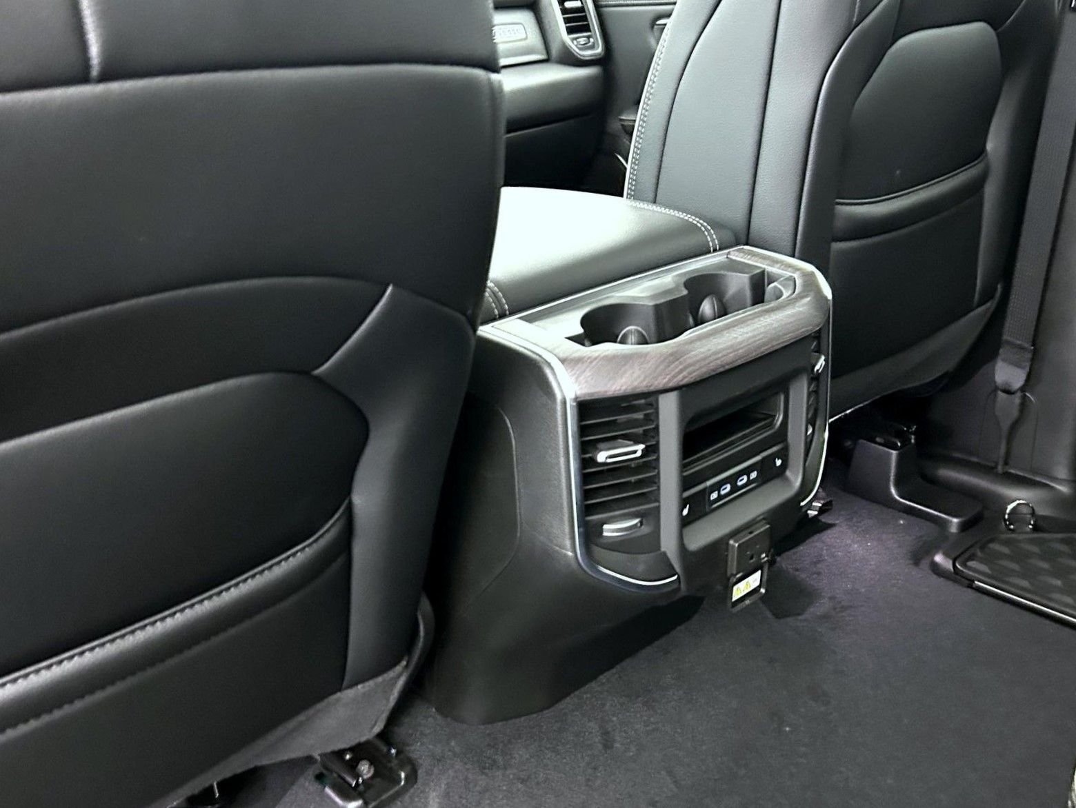 New 2026 Serrano-Green Metallic Exterior Paint RAM Laramie image 21