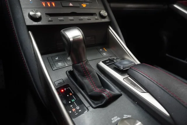 Used 2019  Lexus IS 300 F SPORT image 27