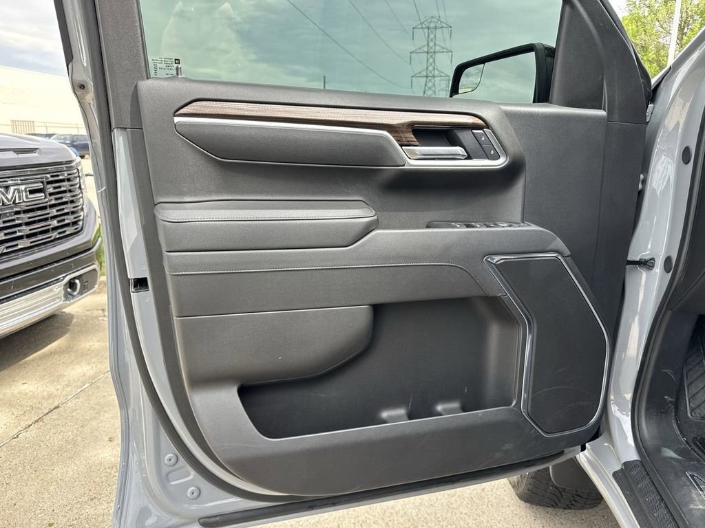 Used 2025 Slate Gray Metallic Chevrolet RST image 25
