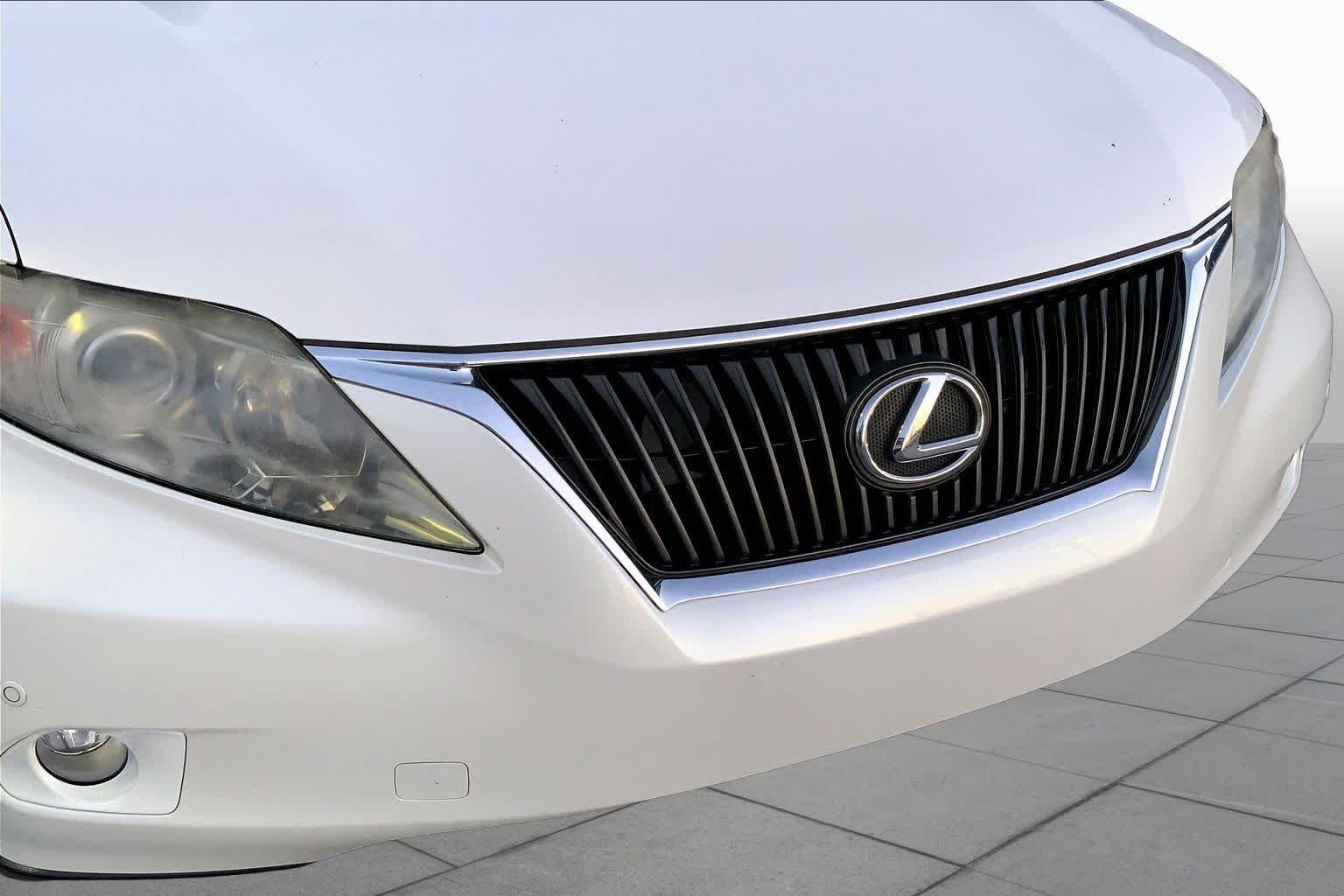 Used 2010 Starfire Pearl Lexus  image 27