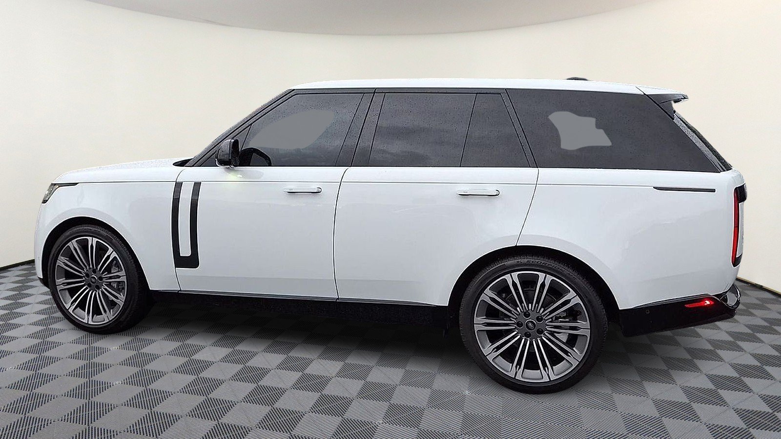 Certified Used 2025 Fuji White - 1AA Land Rover P400 SE image 5