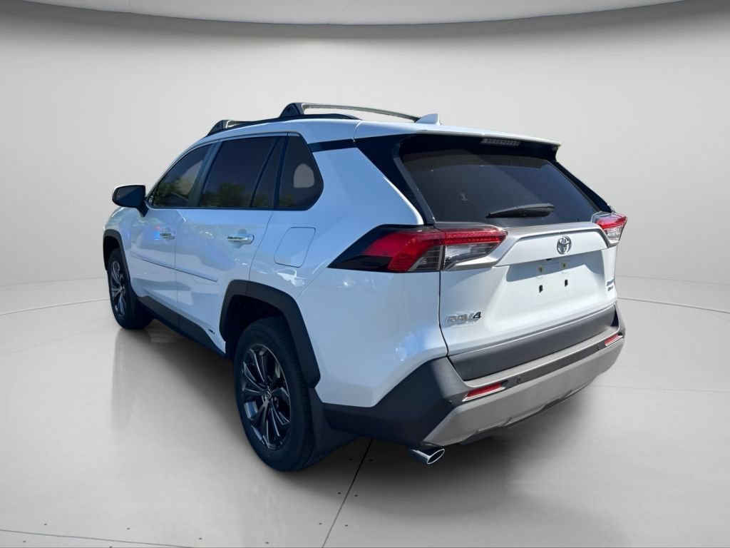 Used 2025 Wind Chill Pearl Toyota Limited image 13