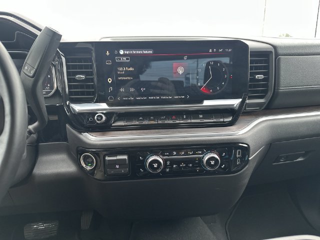 Used 2025 Black GMC SLT image 20