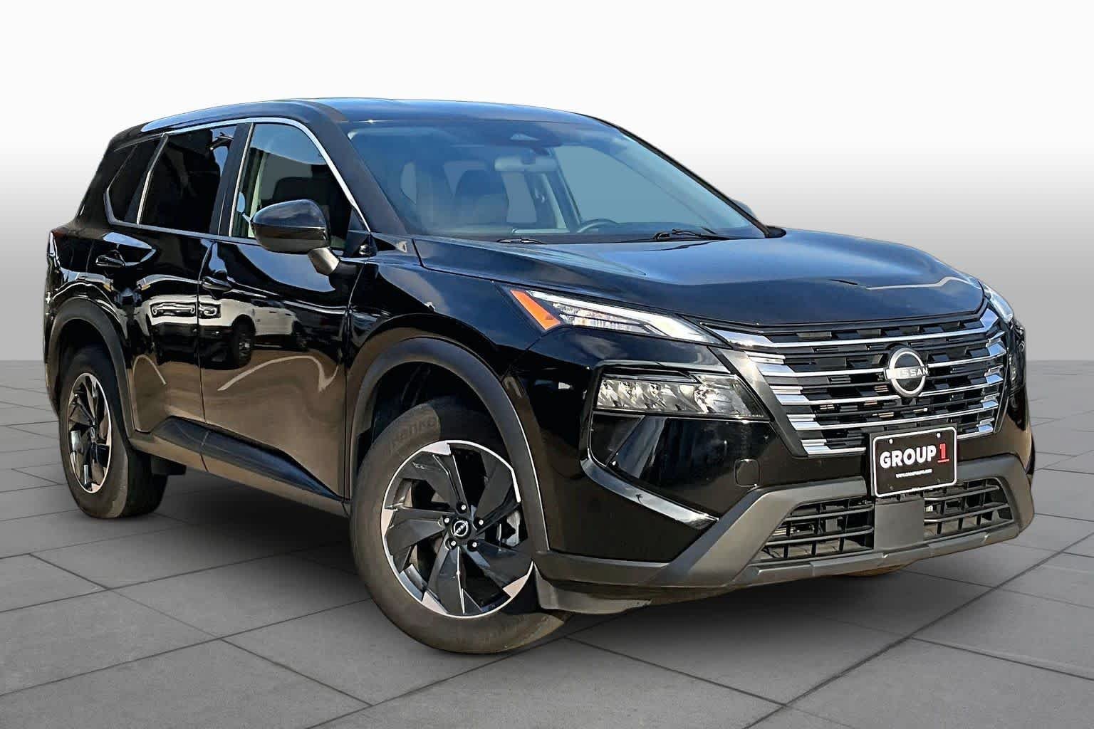 Used 2025 Super Black Nissan SV image 2