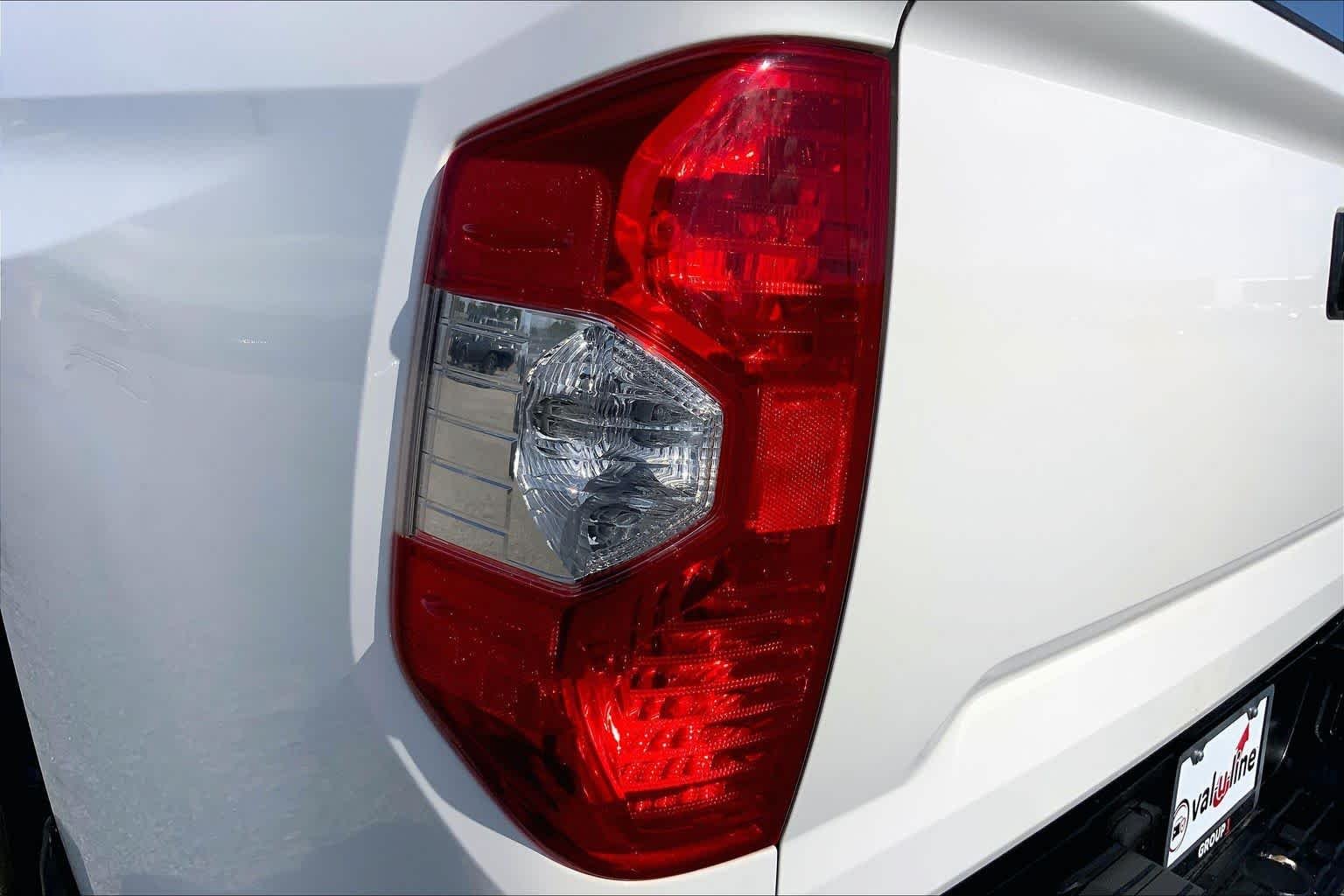 Used 2017 Super White Toyota SR5 image 27