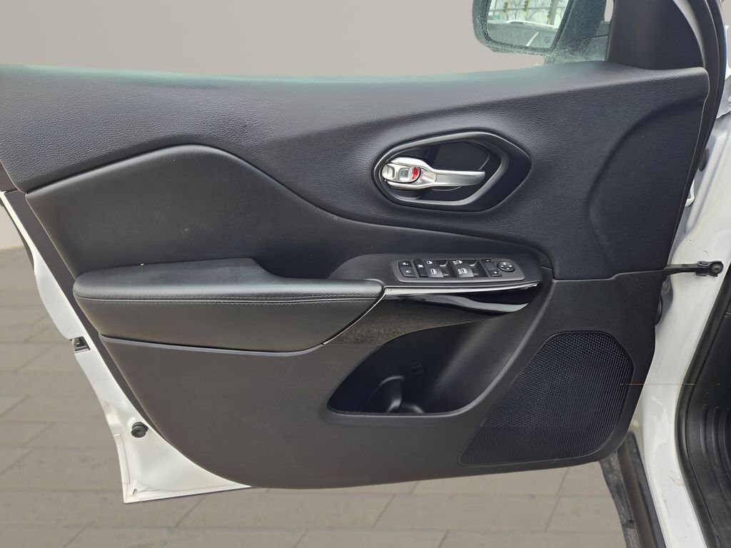 2021 Jeep Cherokee Altitude - Photo 17