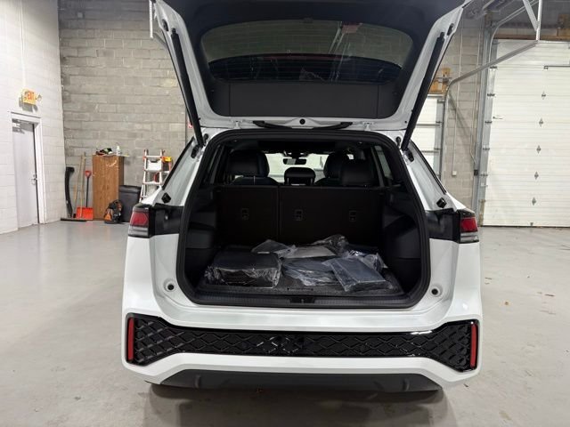 2026 Volkswagen Tiguan SE R-LINE BLACK - Photo 14