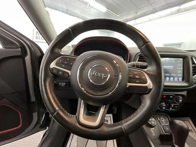 Used 2019 Billet Silver Metallic Clearcoat Jeep Trailhawk image 14