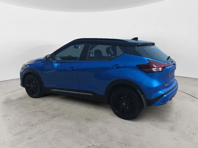 Used 2023 Blue Nissan SR image 3