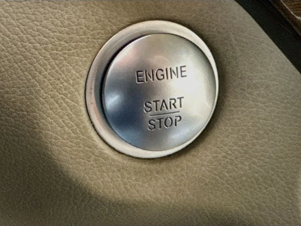 Used 2015 White Mercedes-Benz ML 350 image 19
