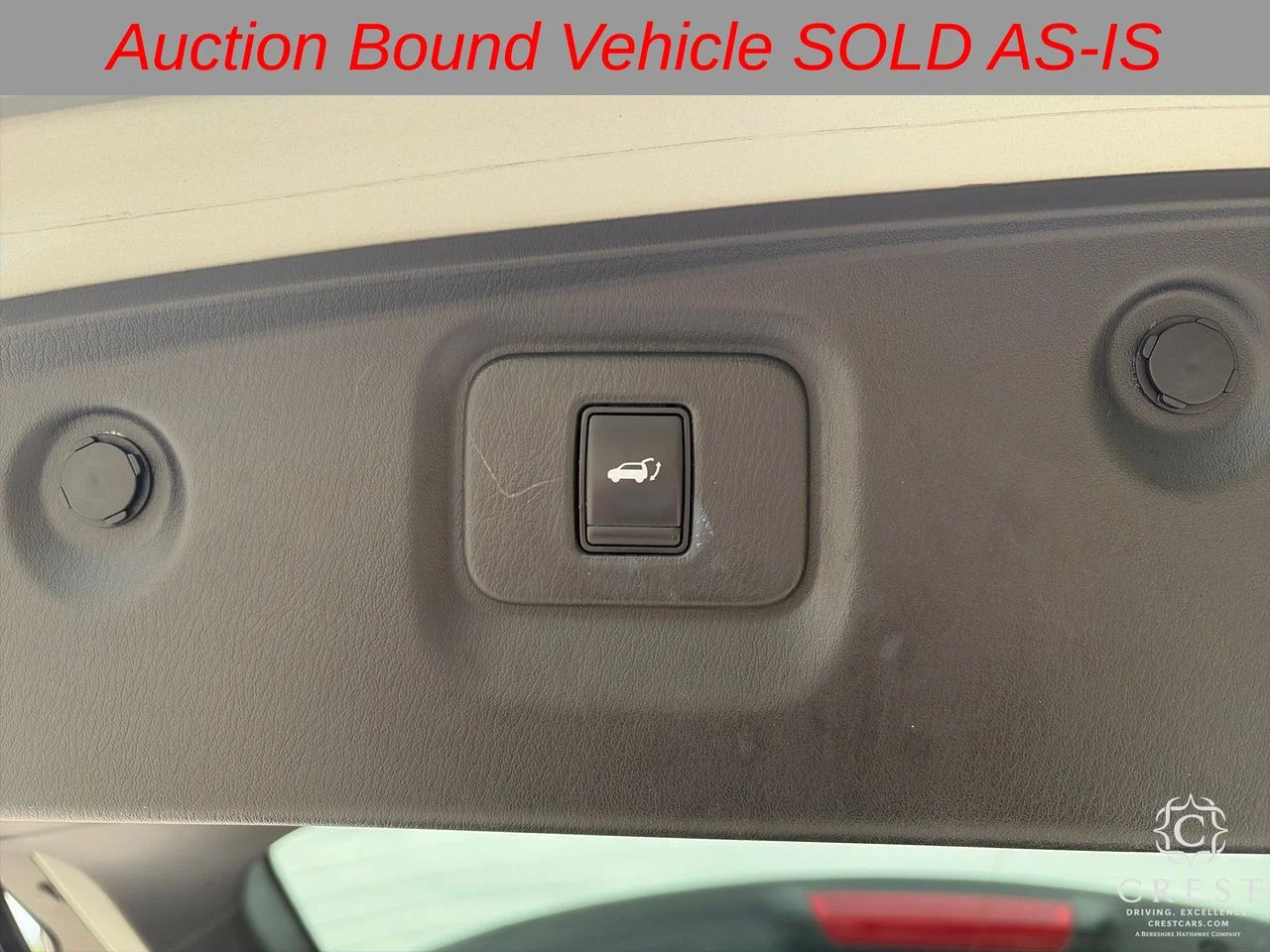 Used 2018 Brilliant Silver Nissan Platinum image 29