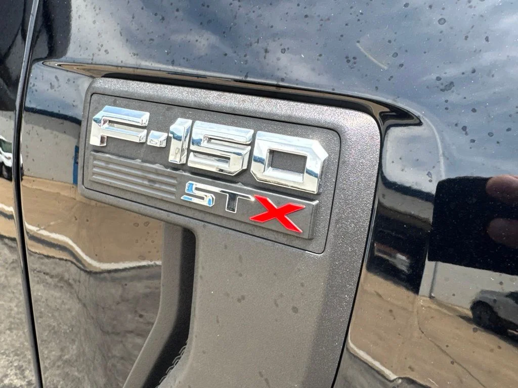 Used 2022 Black Metallic Ford XL image 41