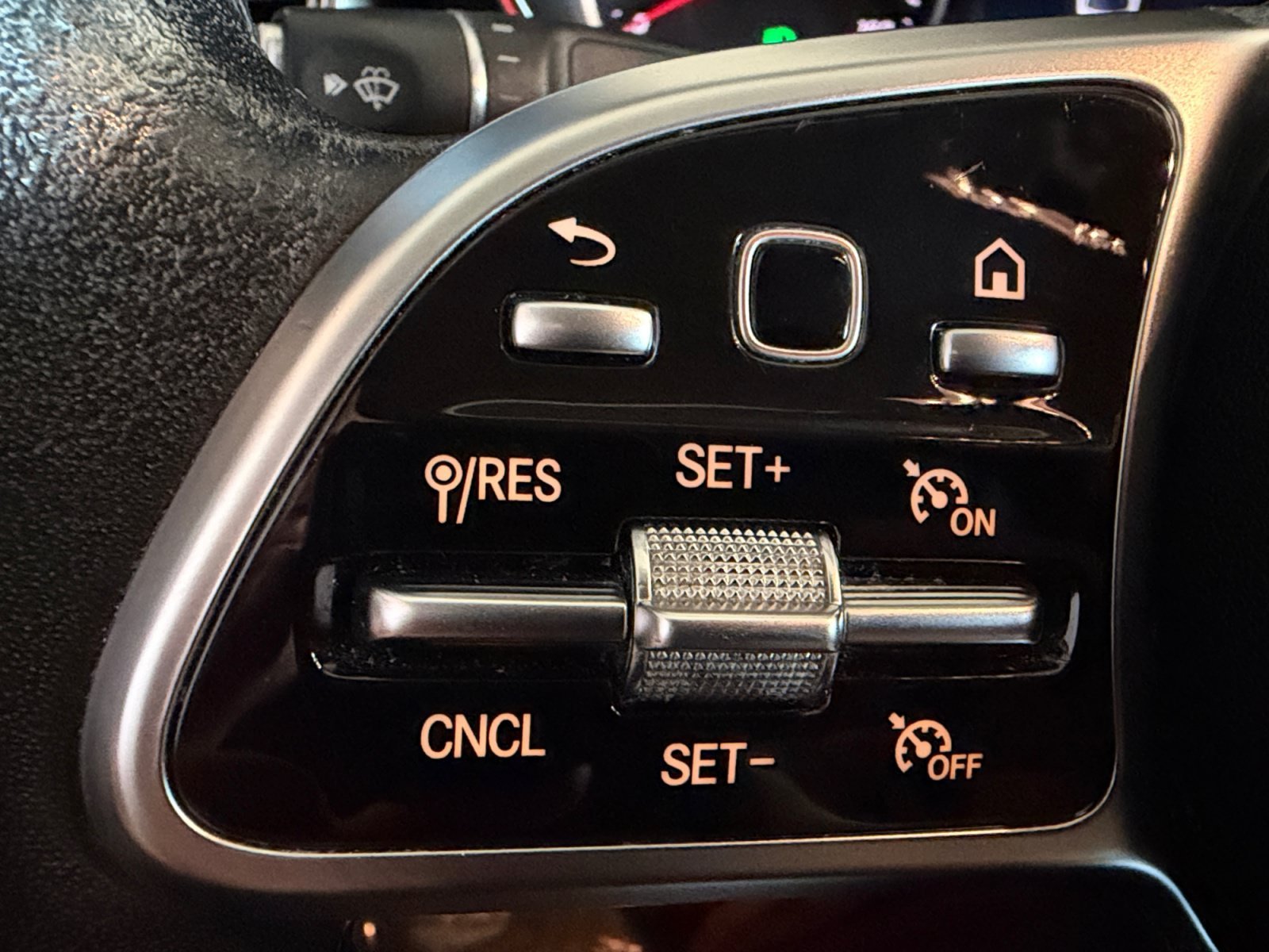 Used 2019 designo Diamond White Metallic Mercedes-Benz C 300 image 23
