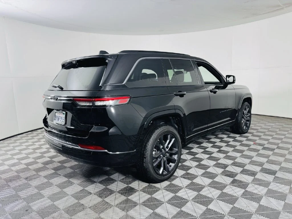 Used 2026 Black Jeep Limited Reserve image 30