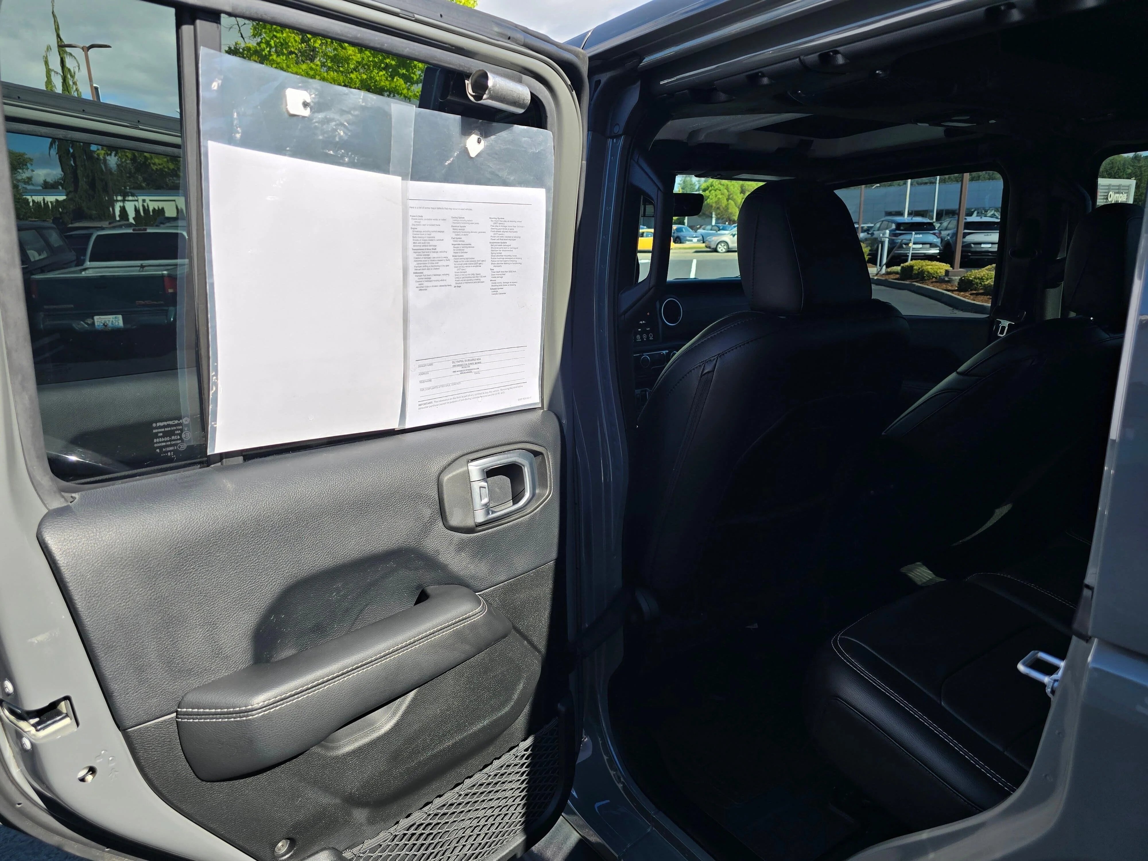Used 2019 Gray Clearcoat Jeep Unlimited Sahara image 9