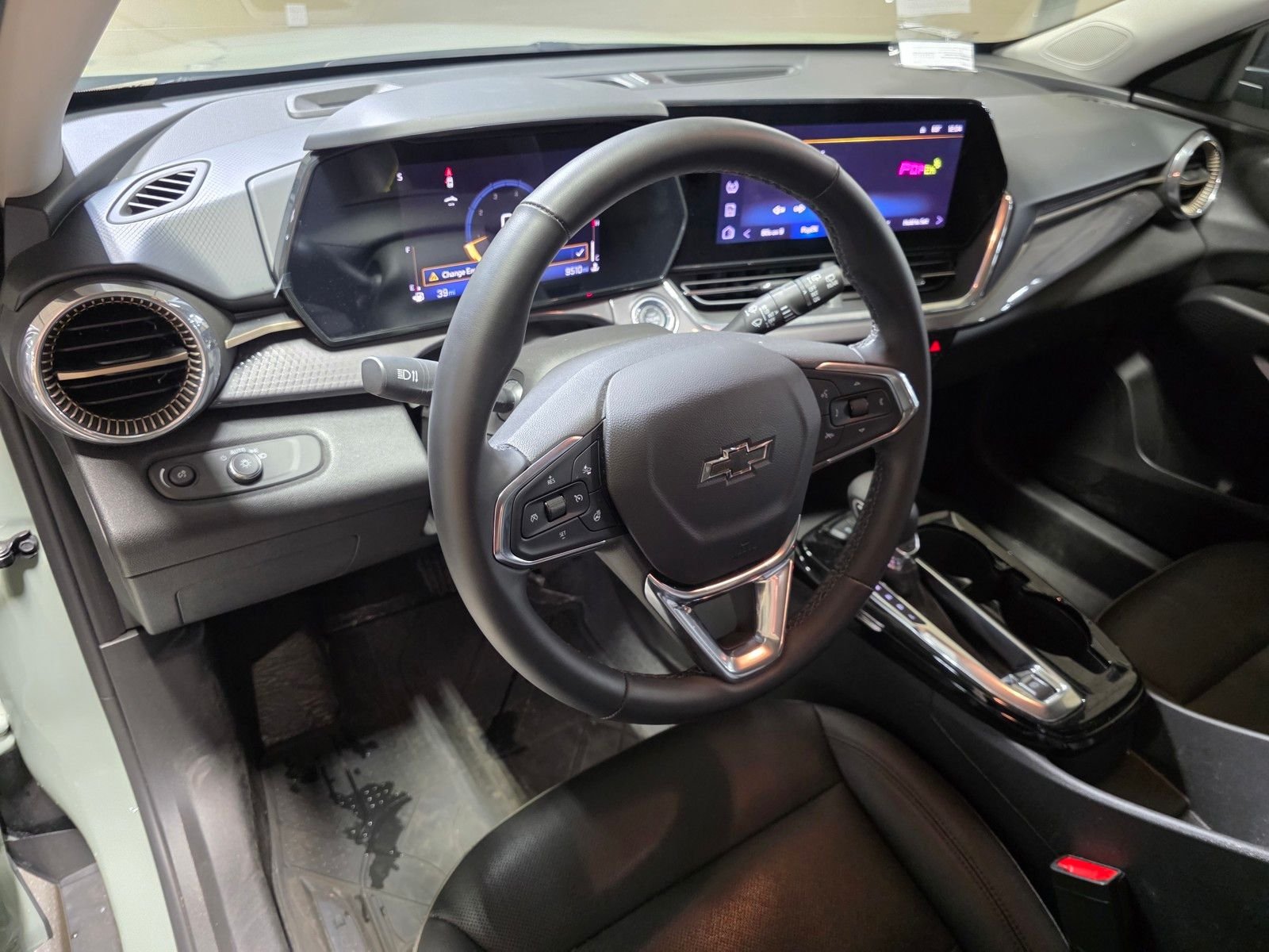 Used 2025 Cacti Green Chevrolet ACTIV image 17