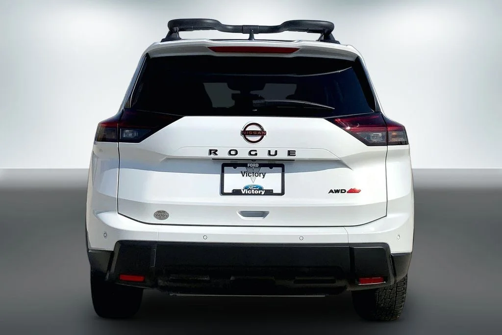 Used 2026 White Nissan Rock Creek image 4