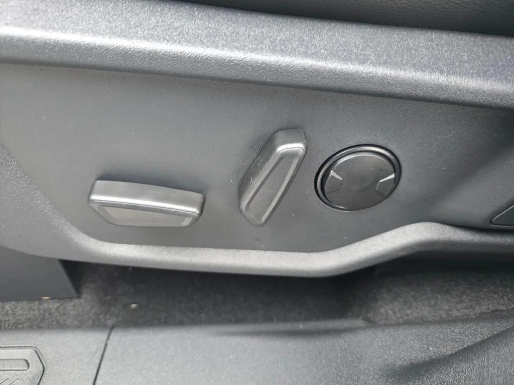 New 2025 Oxford White Ford Badlands® image 19