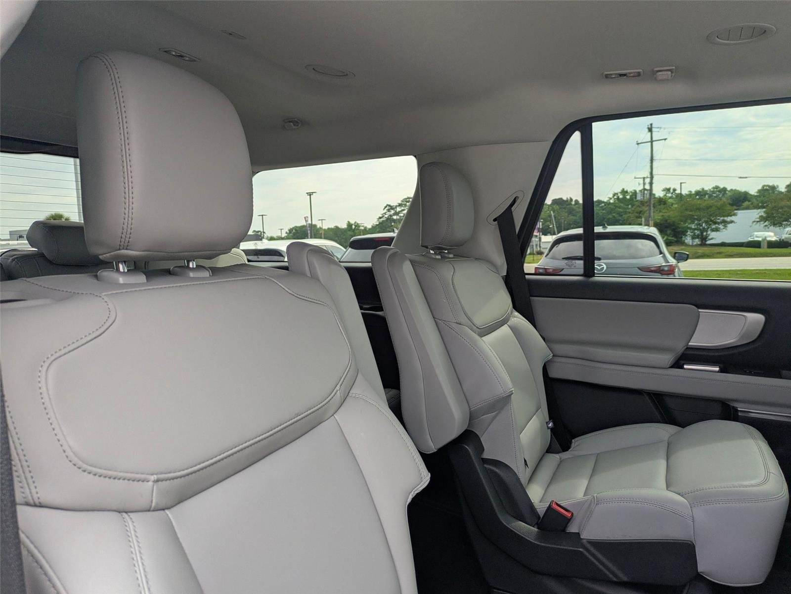 New 2026 Star White Metallic Tri-Coat Ford Active image 30
