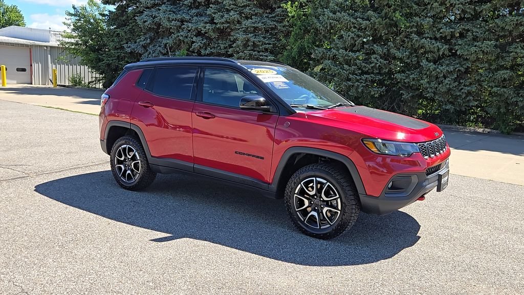 Used 2025 Red Hot Pearlcoat Jeep Trailhawk image 2